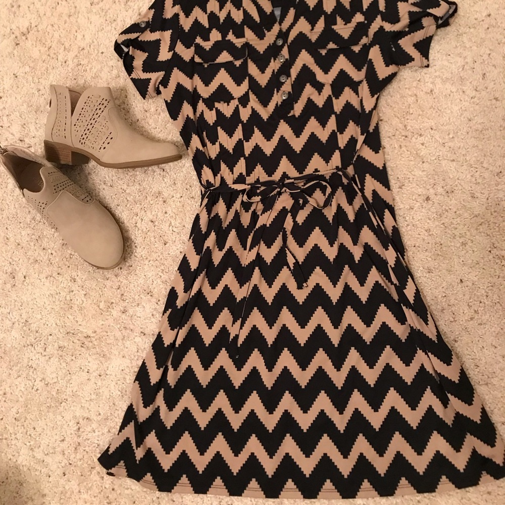3/$20 SALE! Pretty Dress!